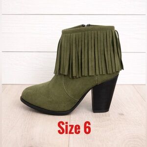 👢💜🔥 Dwaysa Forest Green Faux Suede Fringe Ankle Boots Size 6 Block Heel